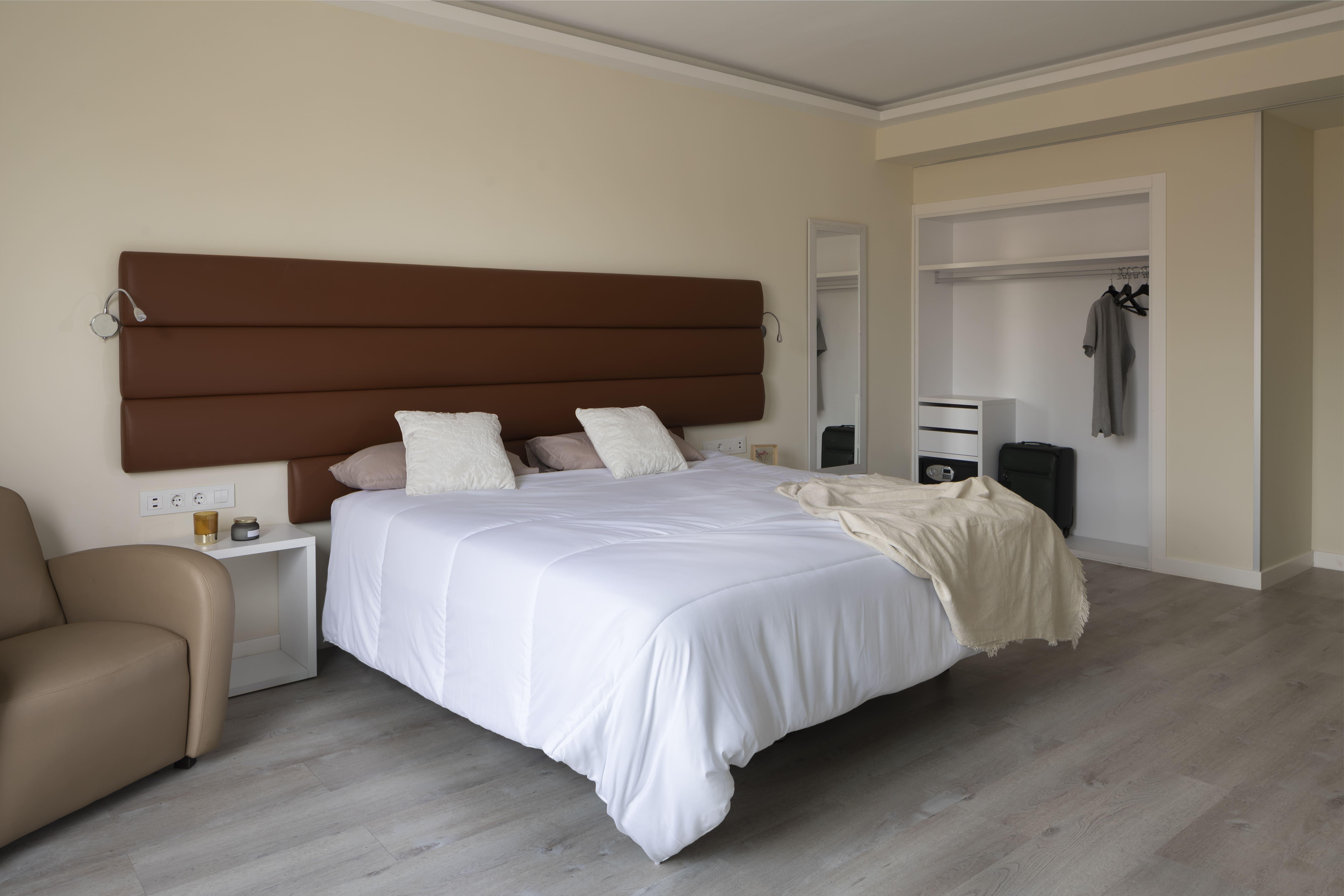 Libere Barcelona Sant Antoni Aparthotel Exterior photo