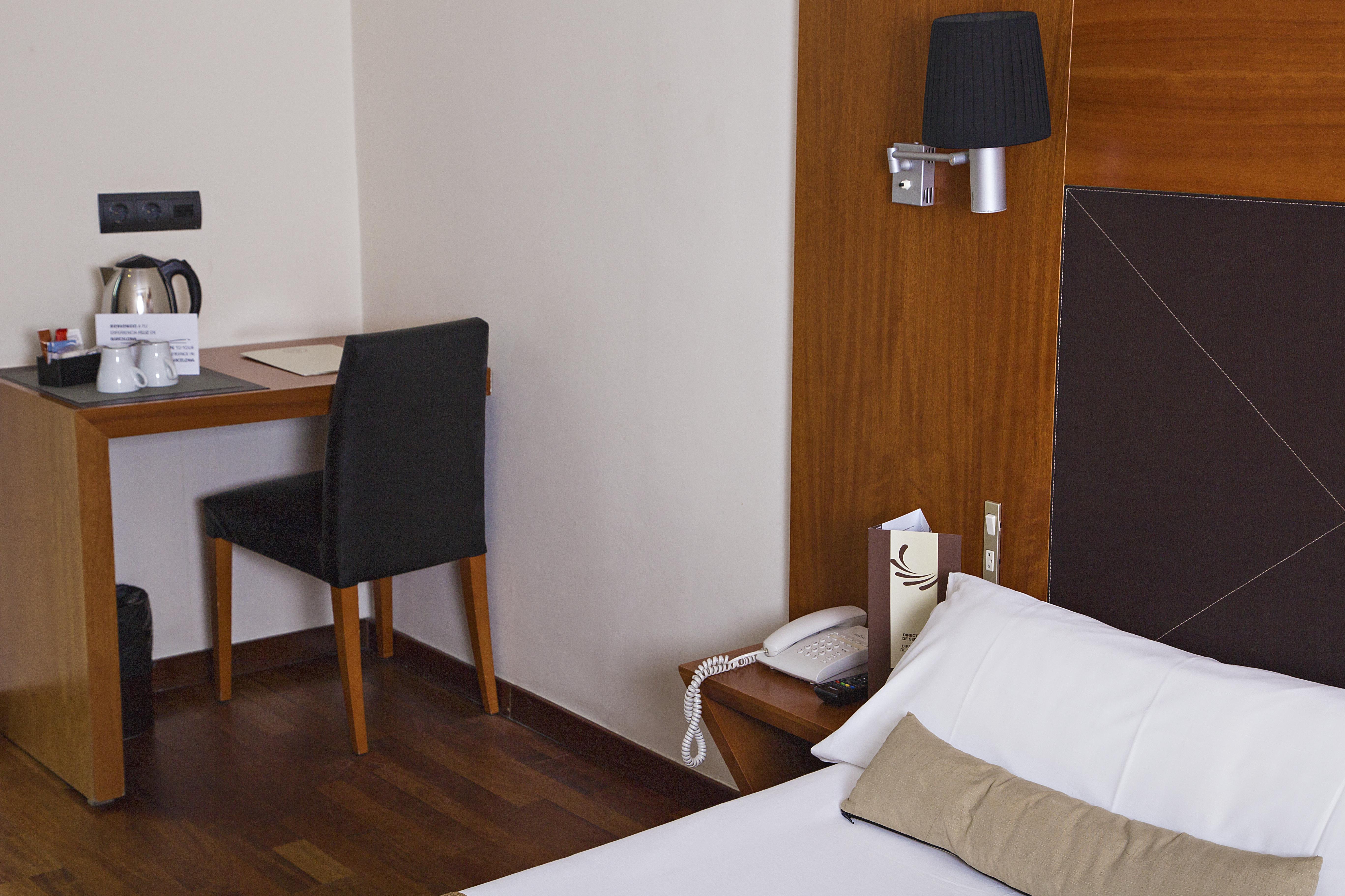 Libere Barcelona Sant Antoni Aparthotel Exterior photo