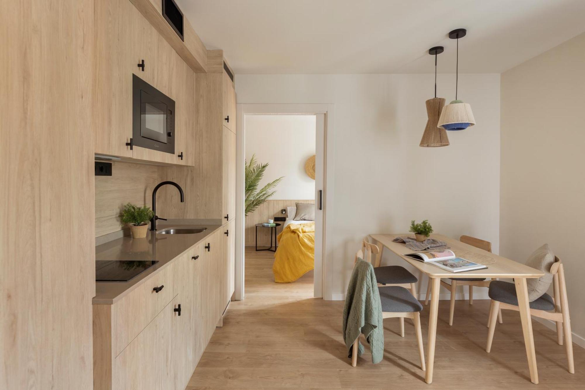 Libere Barcelona Sant Antoni Aparthotel Exterior photo