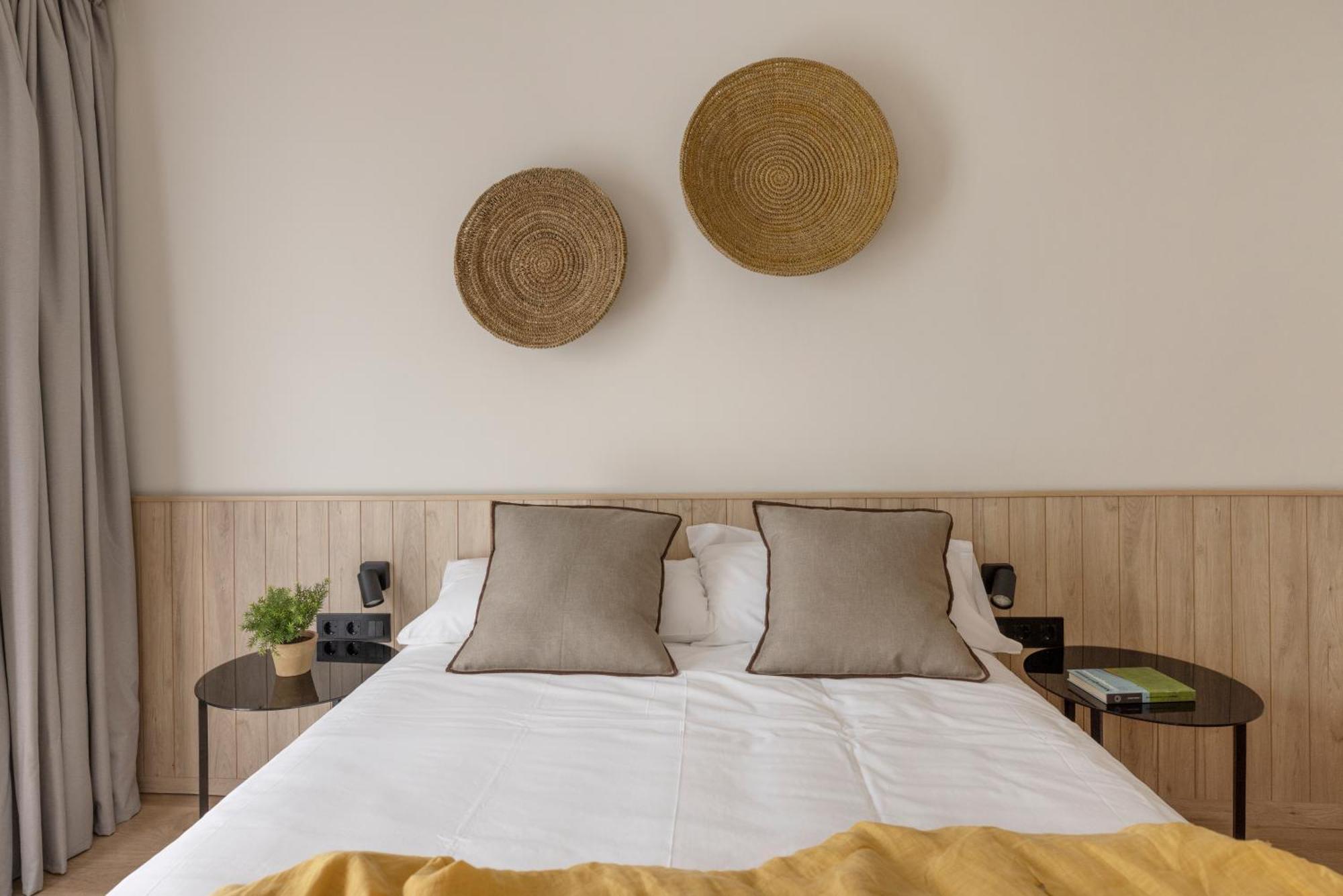 Libere Barcelona Sant Antoni Aparthotel Exterior photo